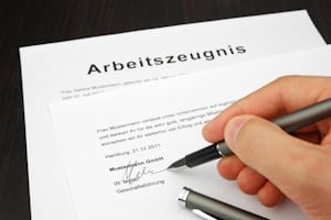 Aufhebungsvertrag: Über die Zeugnisnote entscheiden die Formulierungen.