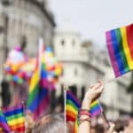 Homophobie am Arbeitsplatz verstößt eindeutig gegen das AGG.