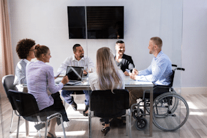 Ein Irrtum über die Schwerbehinderung im Job ist, dass Schwerbehinderte unkündbar sind.